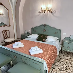 Guest house In The Center Of
